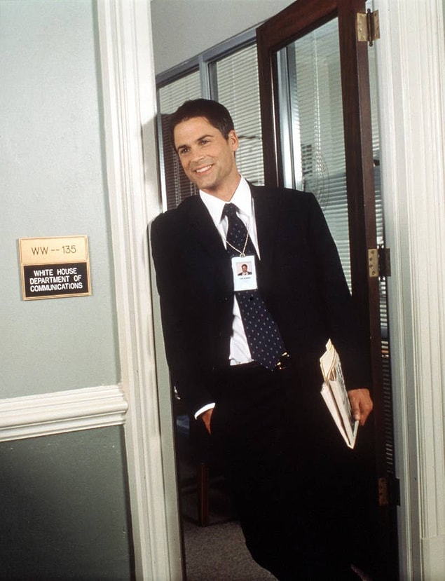 22. Rob Lowe'un sağ kulağı sağırdır.