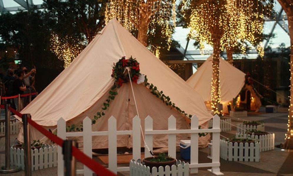 Для тех, кто устал от пандемии, сингапурский Чанги предлагает разбить палатку и насладиться шопингом прямо в аэропорту