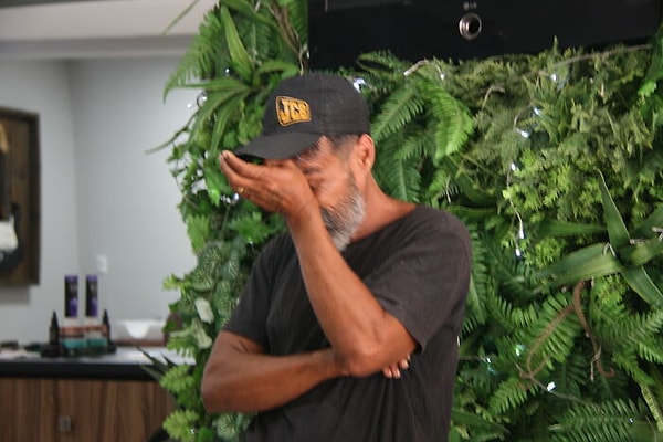 Жоао был очень счастлив воссоединиться со своей семьей и начать новую жизнь.