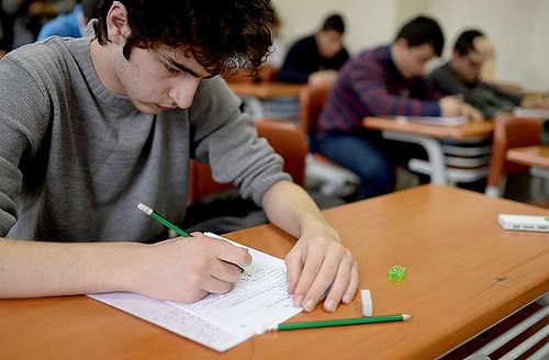 Eğitimciler ve Öğrenciler 'Yüz Yüze Sınavlar İptal Edilsin' Çağrısı Yapıyor