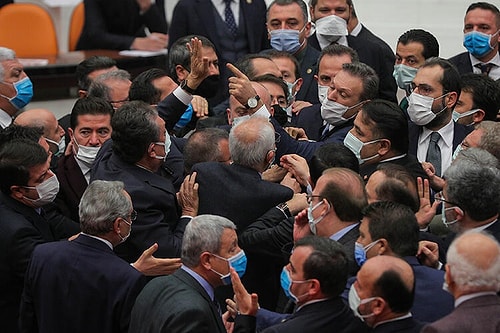 Ne Maske Ne Mesafe: Yılın Son Meclis Oturumunda Yumruklu Kavga