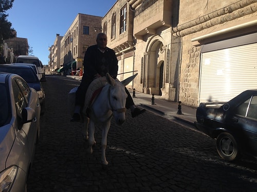 Adeta Bir Masal Diyarı Olan Mardin'de Günlük Hayatta Karşılaşacağınız 27 Fantastik Manzara