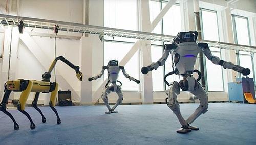 Boston Dynamics'in Hayran Bırakan Robotları 'Do You Love Me?' Eşliğinde Dans Ettiler