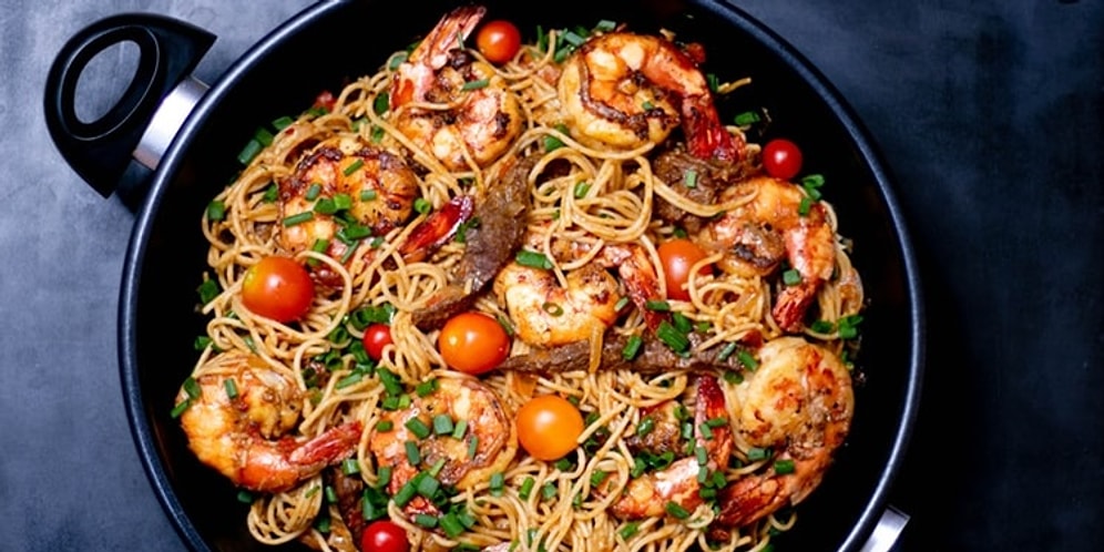 Karidesli Noodle Tarifi: Bir Yiyenin Bir Daha Yemek İstediği Karidesli Noodle Nasıl Yapılır?