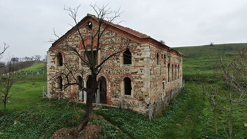 300 Yıllık Germiyan Kilisesi Defineciler Tarafından Talan Edildi...