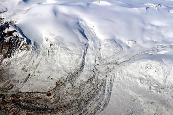 Buzul 1950'lerden beri yaklaşık 450 metre geri çekildi