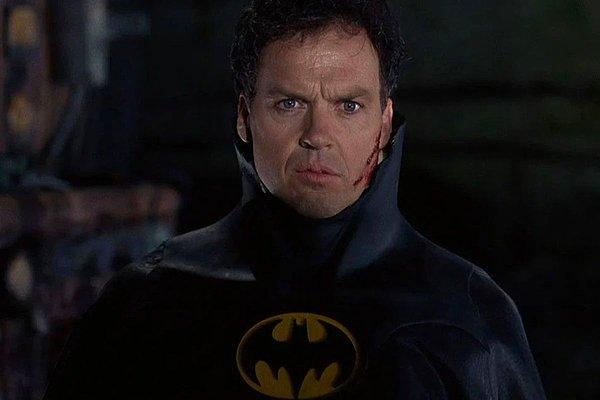 11. Michael Keaton'ın Batman rolünü canlandıracağı açıklandığında 50 bin Batman hayranı Warner Bros'a protesto için mail göndermiştir.