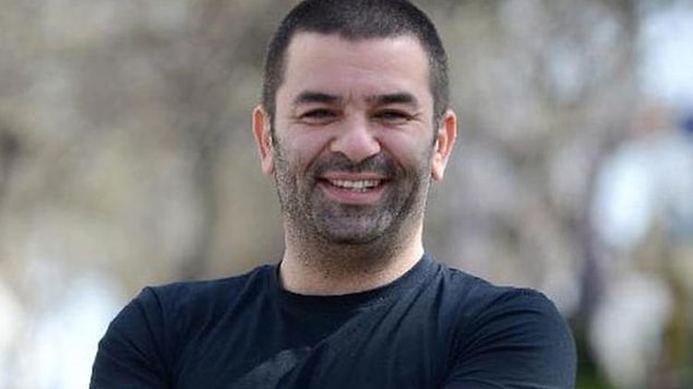Bülent Şakrak başarılı oyunculuğuyla ekranlarda oldukça sevilen biri.