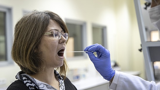 Koronavirüste Günlük Vaka Sayısı 9 Binin Altında