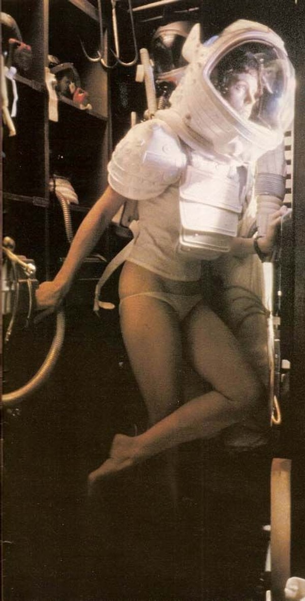 16. Сигурни Уивер на съемках «Чужого».