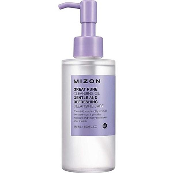 11. Hem tüm makyajı kolayca temizleyecek hem de cilde nazik davranacak yağ bazlı bir temizleyici arıyorsanız Mizon Great Pure Cleansing Oil tam size göre!