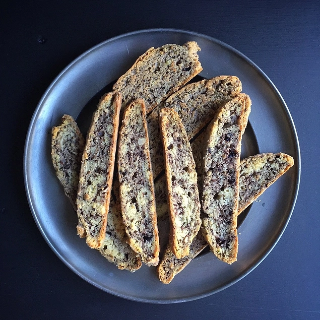 8. Zeytin Ezmeli Biscotti