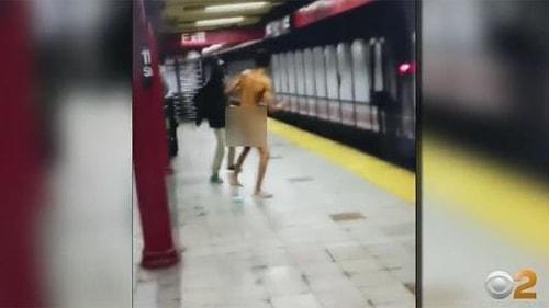 Metro İstasyonunda Çırılçıplak Dans Eden Adam, Bir Kişiyi Raylara Attıktan Sonra Elektrik Çarpması Sonucu Öldü