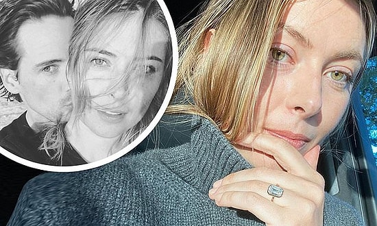 Мария Шарапова показала обручальное кольцо с бриллиантом пять карат и стоимостью 400 тысяч долларов