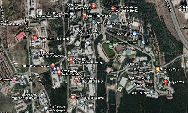 Google Haritalar'a ODTÜ'de bir gezinti yapmak için giriş yaptık, uydu moduna geçtik ve görüntüyü yakınlaştırdık.