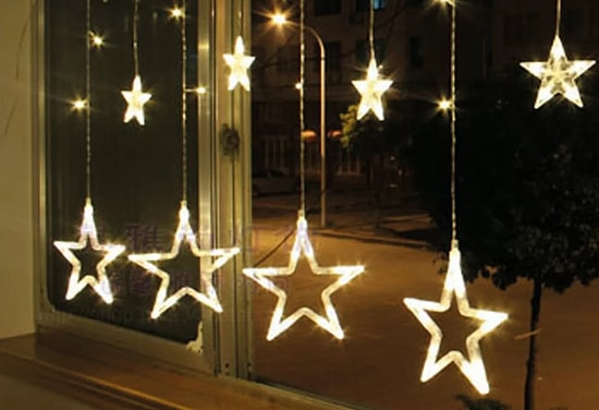 Yılbaşından Kalan Led Işıkları Kullanarak Evinizde Büyüleyici Bir Atmosfer Yaratabilirsiniz