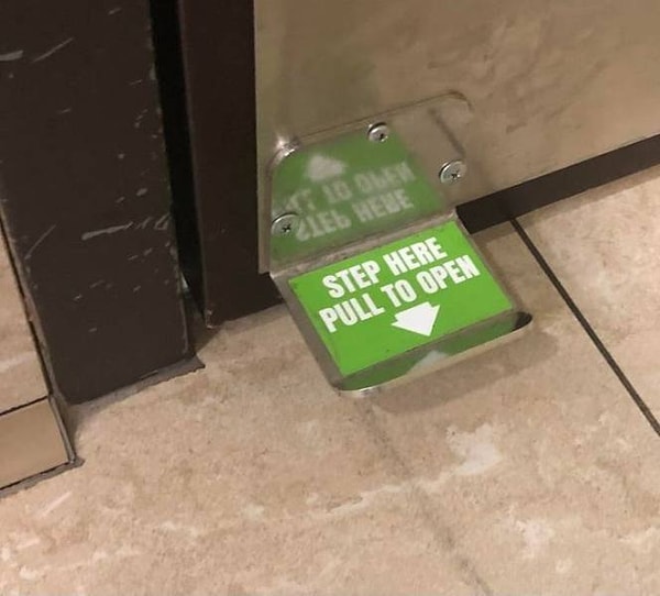 13. "Специальная педаль, на которую можно нажать ногой и выйти из туалетной кабинки, не дотрагиваясь до ручки".