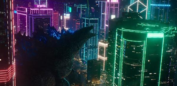 Warner Bros.'un beklenenden iki ay önce yayınlama kararı aldığı Godzilla vs. Kong'dan yayınlanan fragman da heyecanımızı artırmaya yetti.