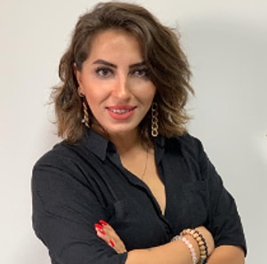 Dr.Aysu Akbarova Yazar Profil Resmi