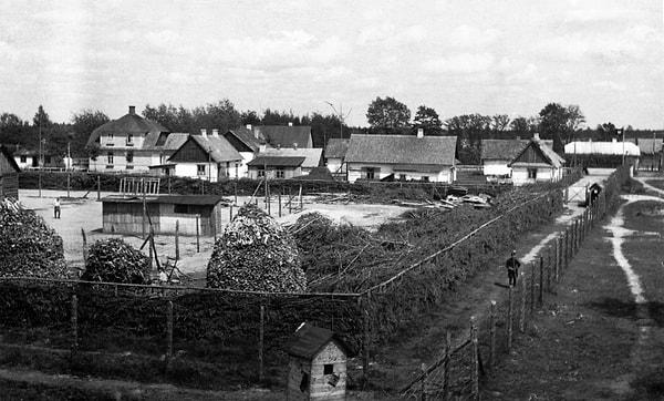 Naziler tarafından yapılan Sobibor’daki ölüm kampı, Mart 1942'de inşa edildi.