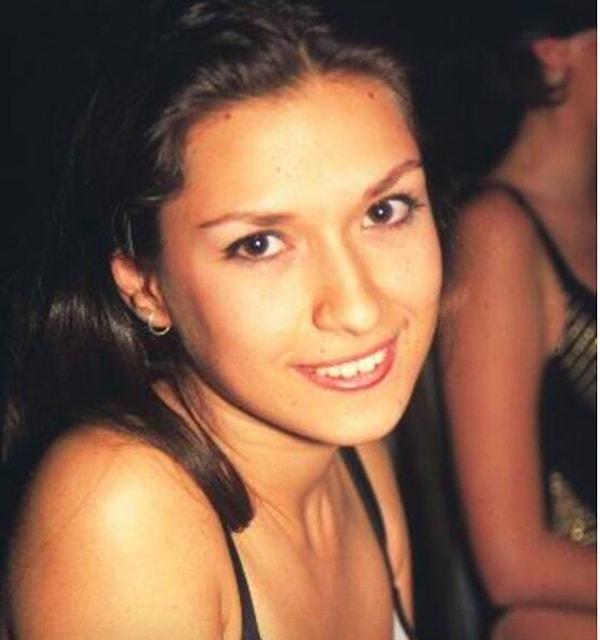Bir dönemin fırtınalar estiren ismi Tuğba Altıntop'u 1996 yılında dereceye girdiği "Miss Turkey" güzellik yarışmasıyla tanımaya başlamıştık.