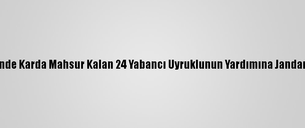 Kırklareli'nde Karda Mahsur Kalan 24 Yabancı Uyruklunun Yardımına Jandarma Yetişti