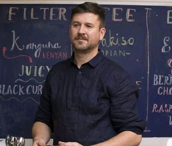 Руперт Эллис, которому также принадлежит кофейня в Фалмуте, считает, что ему «помогли» обнаружить это хранилище необычным способом.