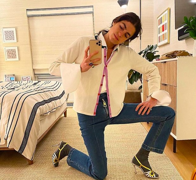 Ünlü Man Repeller dergisinin kurucusu ve yazarı Leandra Medine Cohen, yine bu tartışmanın fitilini ateşleyecek bir adım attı.