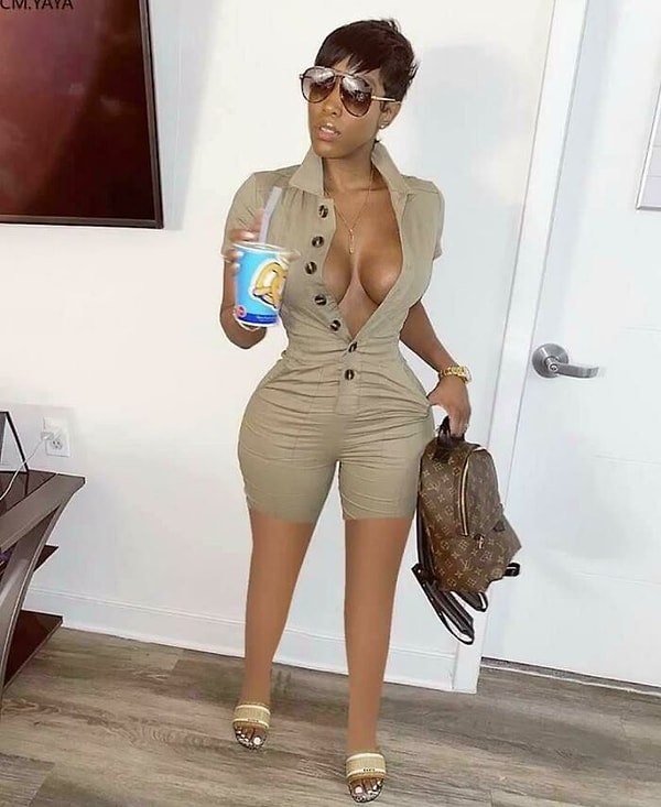 1. Видимо, когда она дошла до ног, то решила "И так сойдет!"