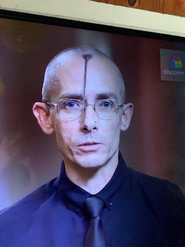 3. Может, эта косичка символизирует собой рог единорога?