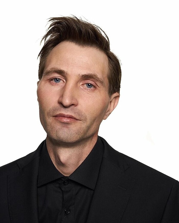 Юрий не смог вернуть кредиты, поэтому потерял все, в том числе пенсию и зарплату.