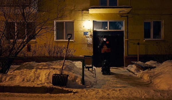 Фотографии постоянно напоминали ему, что Юрий очень красивый мужчина как внутри, так и снаружи.