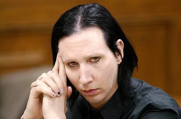 Rock müzik denince aykırı tarzıyla ilk aklımıza gelen isimlerden biri olan Marilyn Manson'ı şarkılarını dinlesek de dinlemesek de neredeyse hepimiz tanıyoruz.