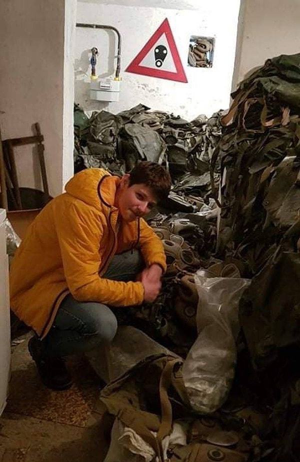 2. "Итак, мой друг купил новый дом и нашел вот это".