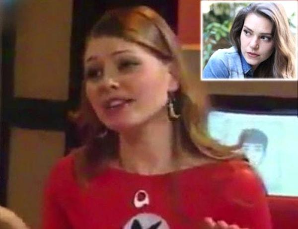 Gençliğinin baharında olan Aslı kızımız Kavak Yelleri'nden önce TRT sitcomunda oynadı! "Uzay Sitcom'u" adıyla çok fazla bilinmeyen bir diziye konuk oyuncu olarak girdi. Böylece oyunculuk kariyerine ilk adımı atmış oldu