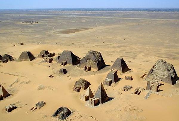 18. Sudan, dünyadaki diğer tüm ülkelerden, hatta Mısır'dan bile daha fazla piramide sahip.