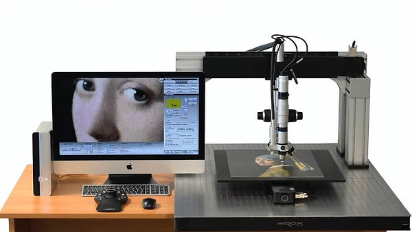 Чтобы узнать больше о технике рисования Вермеера, исследователи с помощью 3D-микроскопа создали невероятную панораму картины размером 10 миллиардов пикселей.