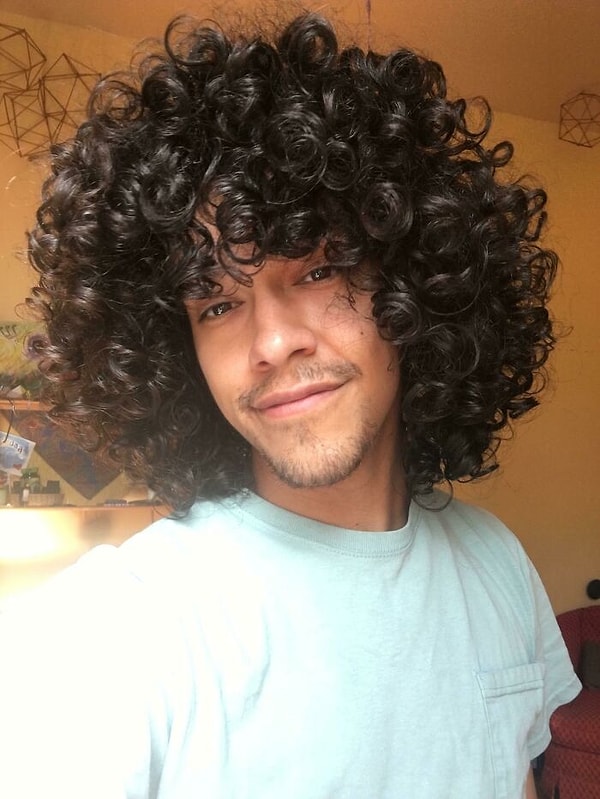 6. Эти кудри божественны.