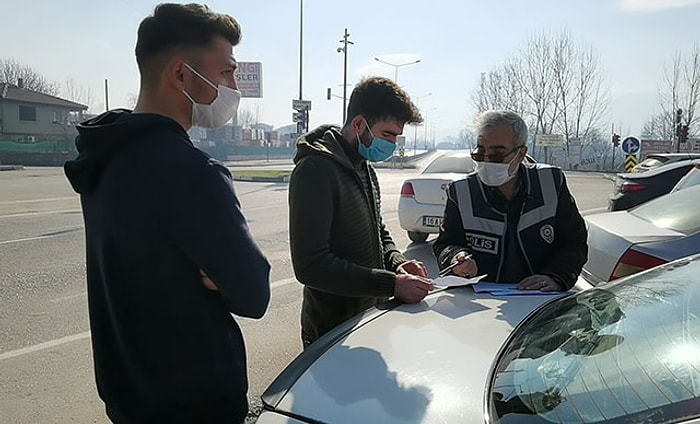 Sahte İzin Belgesi İle Sokağa Çıkan 2 Gence, 6 Bin 300 Tl Ceza