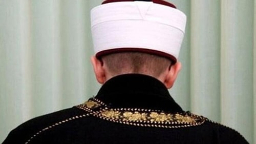 İmam Boğaziçili Öğrencilere 'Terörist' Dedi, Cemaat Camiyi Terk Etti...