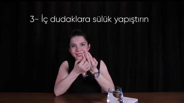 Osi Tv isimli YouTube kanalında yayınlanan 'Elalem Ne Der?' programında Kızlık zarı neden kanar? konusu işlendi.
