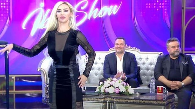 Performansı bir yana, alışılmışın dışındaki sahne kıyafeti ve değişimiyle de bir anda gündeme oturdu Didem.