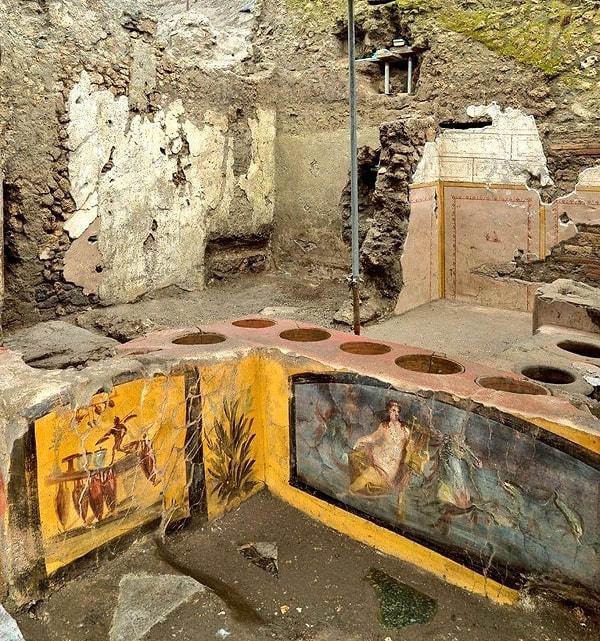40. Pompeii'den 2200 yıllık bir sokak yiyeceği standı.