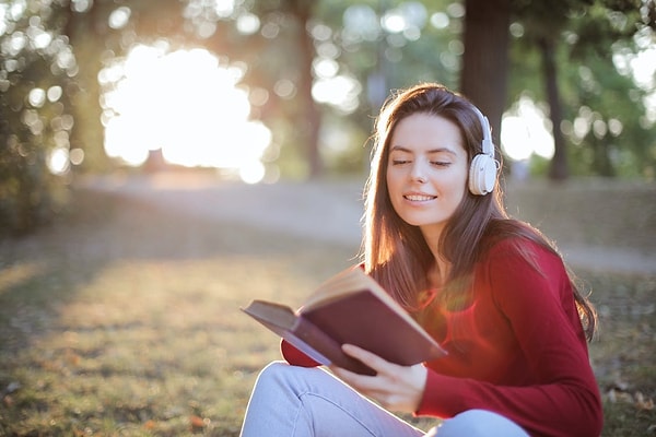 2. Peki, müzik dinlerken aynı anda kitap okumak dikkat türlerinden hangisini ifade eder?