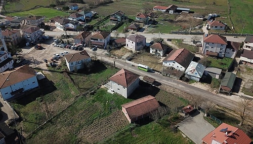 Selam Verdiğiniz Herkes Size Arsa Satabilir! 220 Haneli Mahallede 60’tan Fazla Emlakçı Hizmet Veriyor