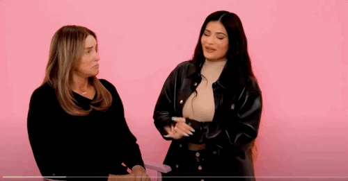 Kylie Jenner Cinsiyet Geçiş Ameliyatı Olan Babasına Makyaj Yaparken Herkesin Merak Ettiği O Soruyu Sordu