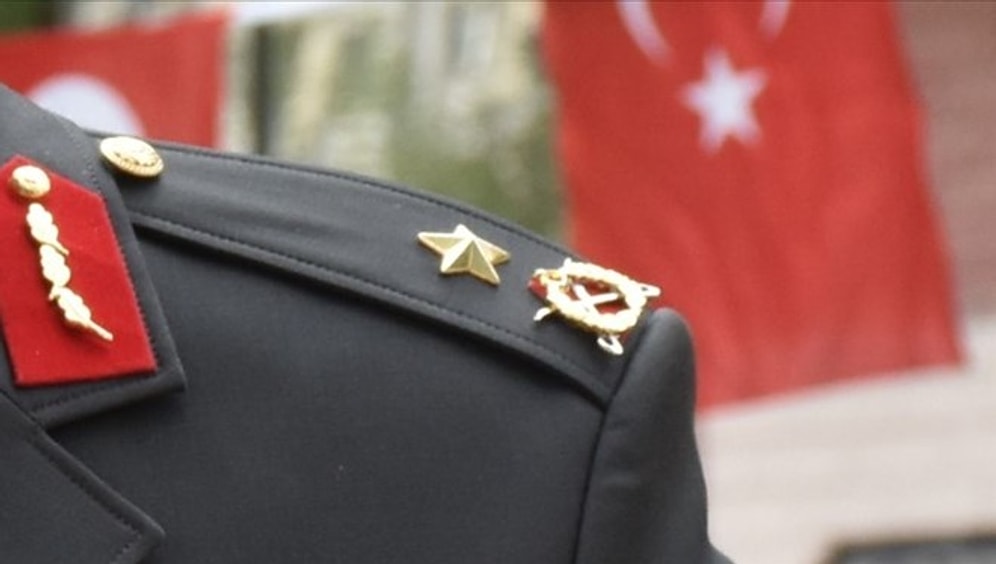 Rütbesini FETÖ Elebaşının Taktığı Generalin Apoletleri Söküldü
