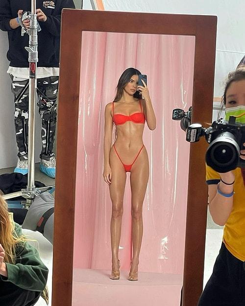 Kendall ve Kylie Jenner'ın Ablaları Kim Kardashian'ın Yeni Seksi Koleksiyonu İçin Verdiği Pozlar Olay Oldu