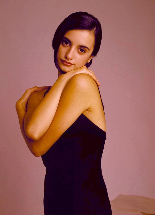 13. Пенелопа Круз в 1990 году