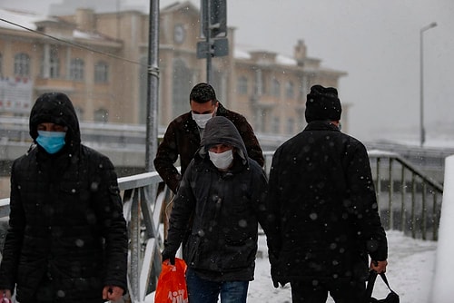 Beklenen Kar Yağışı Başladı: İstanbul Beyaza Büründü